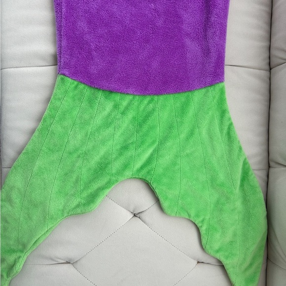 Lot of 2! Snuggie tails! Blankie tails! Mermaid & shark! Cozy kids’ blankets! - Picture 8 of 10